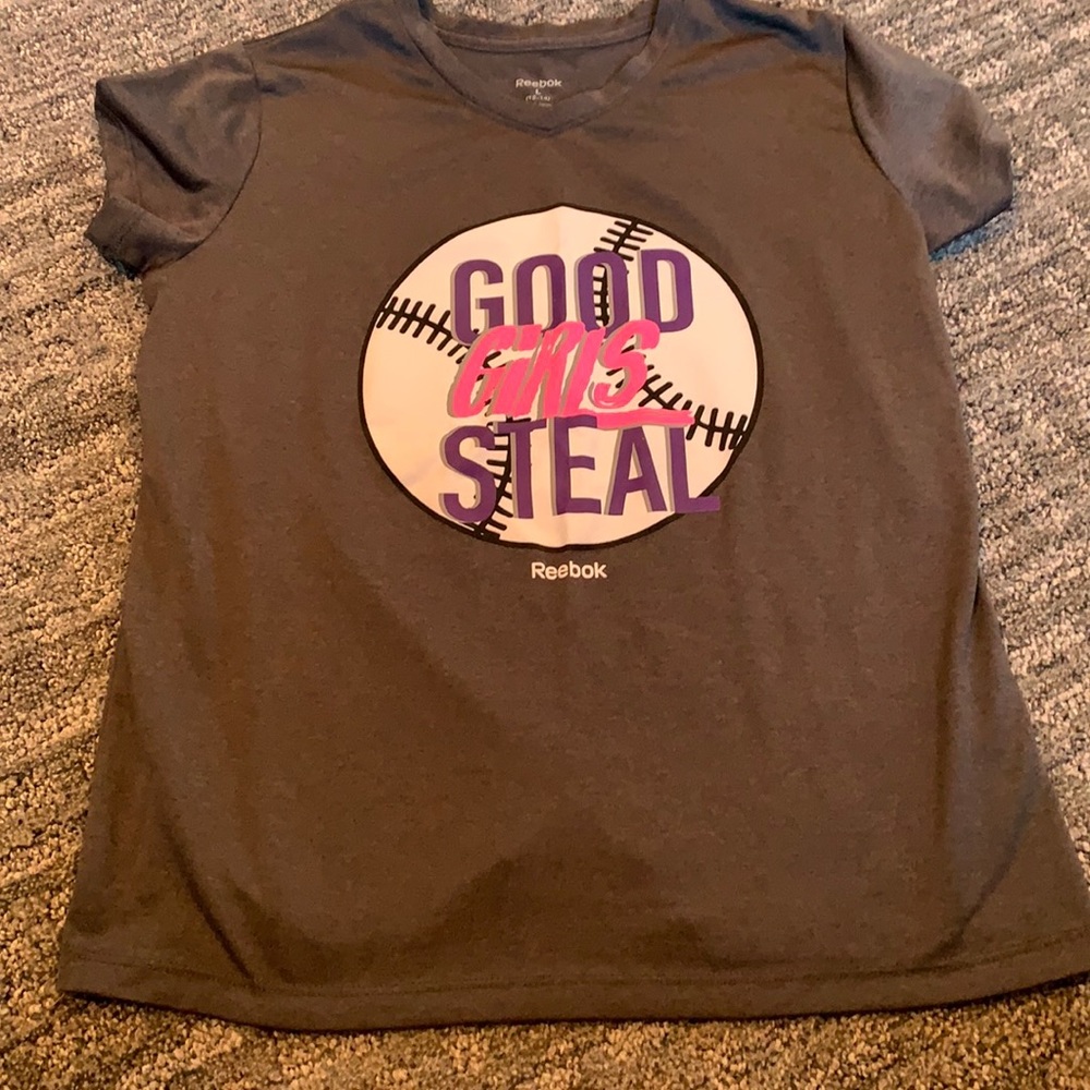 Gray athletic “good girls steal” shirt YL